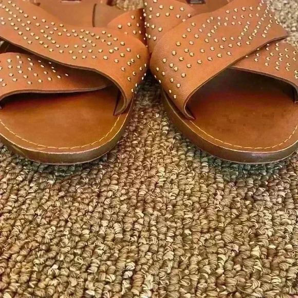 Steven by Steve Madden cross cross size 9 brown studded slide sandals - Picture 4 of 6